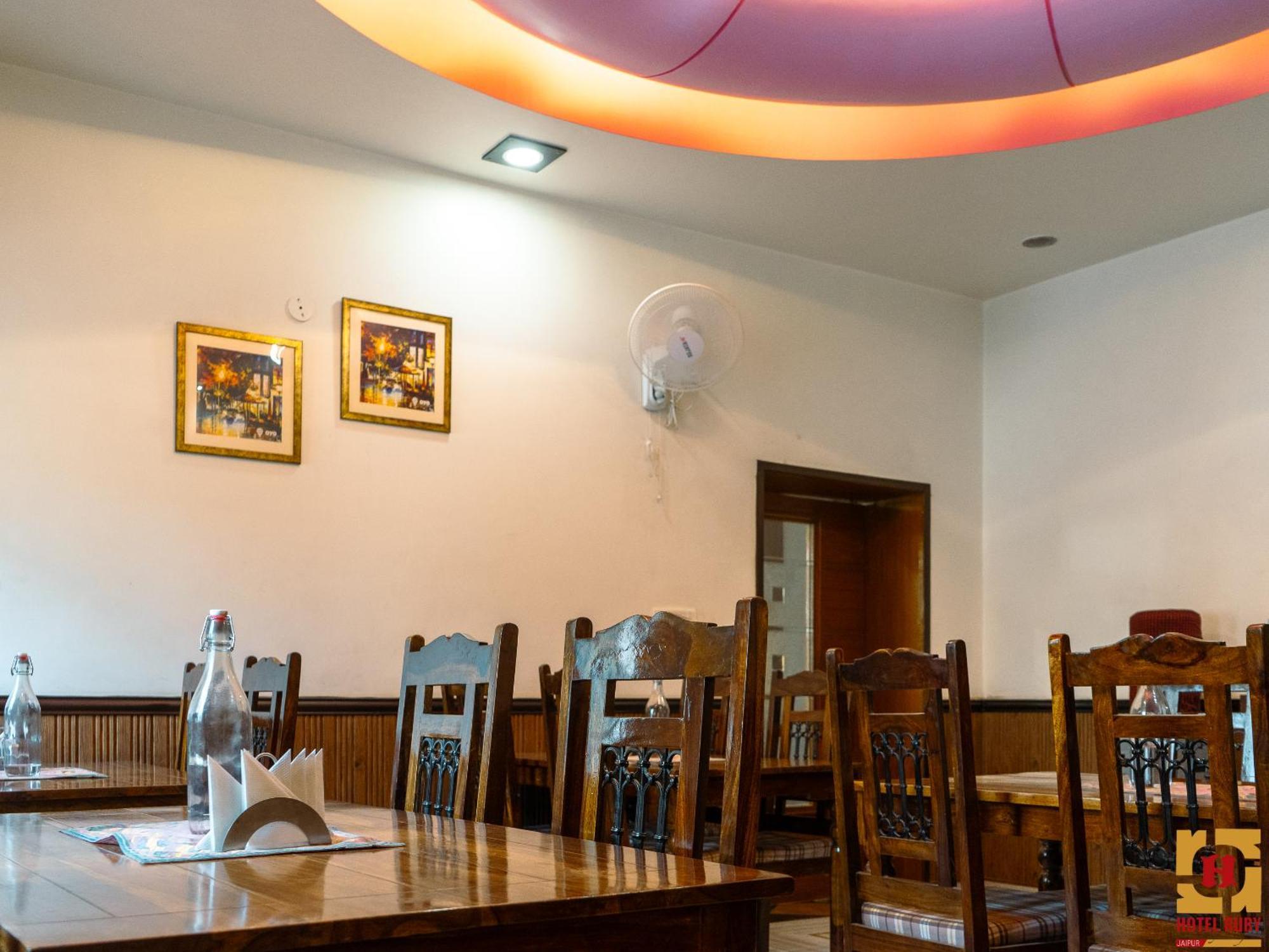 Hotel Ruby Джайпур Екстериор снимка