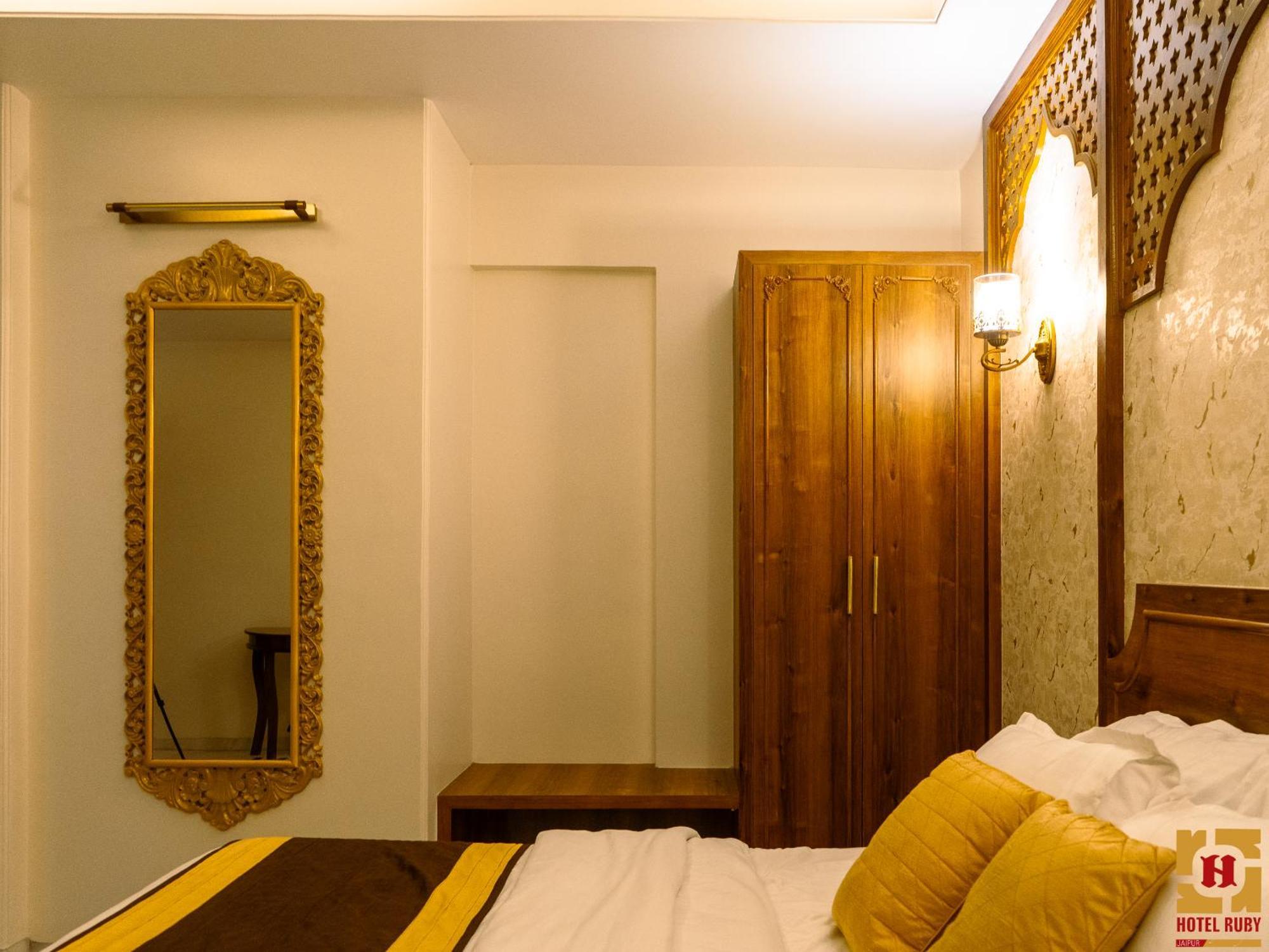 Hotel Ruby Джайпур Екстериор снимка