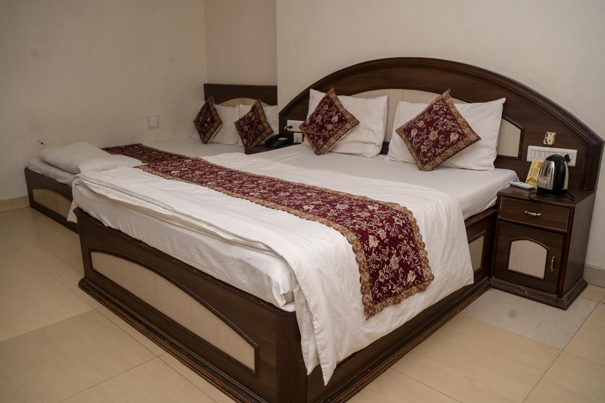 Hotel Ruby Джайпур Екстериор снимка