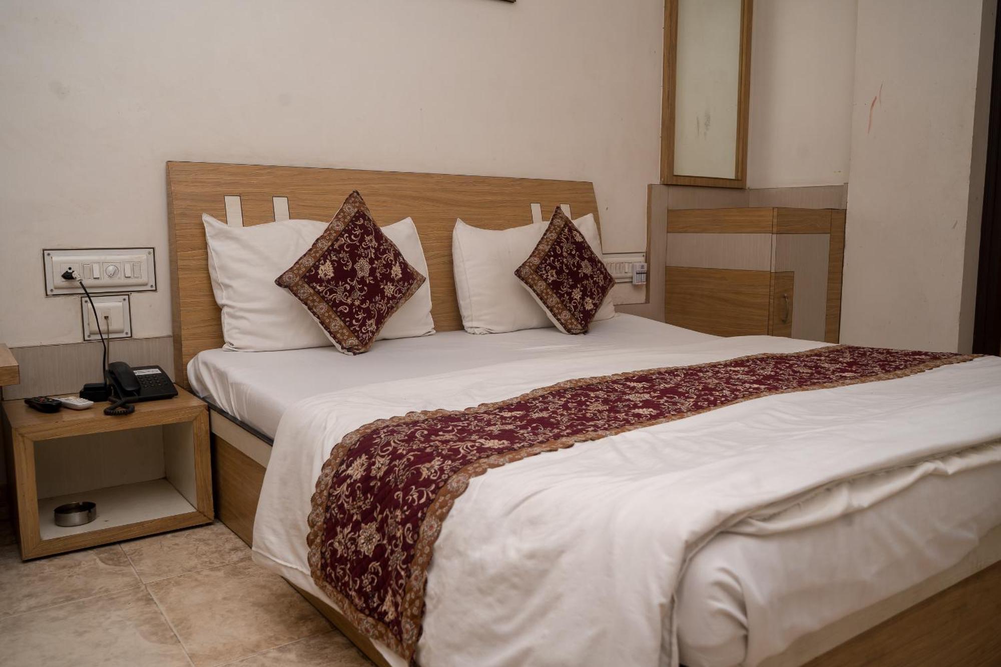 Hotel Ruby Джайпур Екстериор снимка
