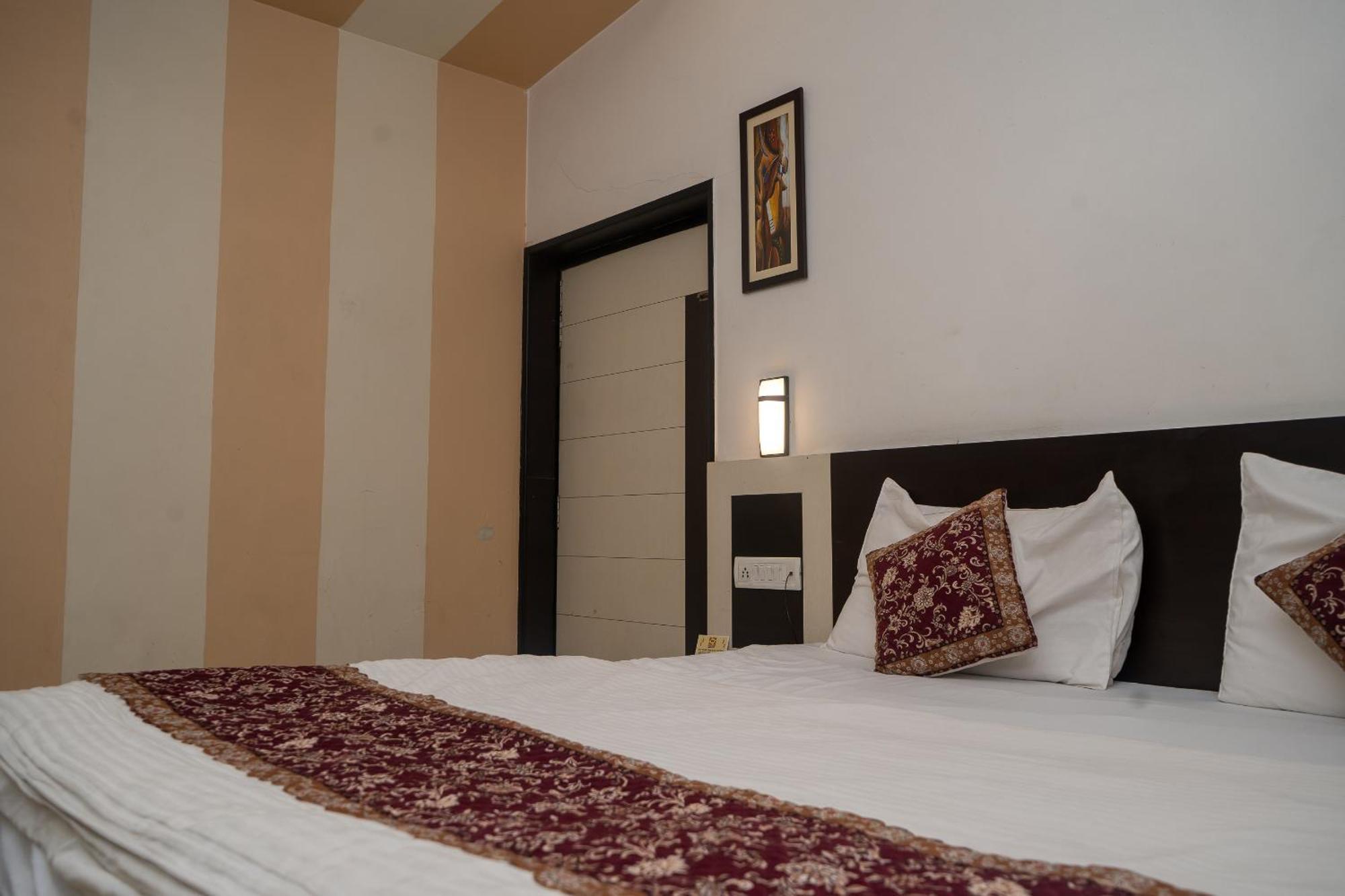 Hotel Ruby Джайпур Екстериор снимка